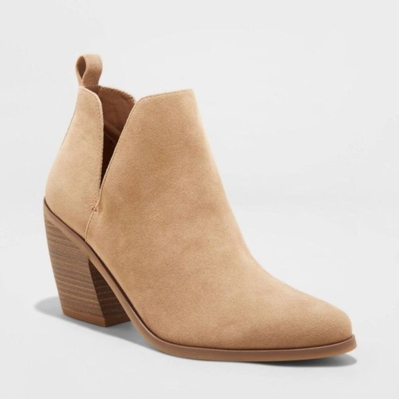 Universal thread taupe Debbie boots - Picture 1 of 3